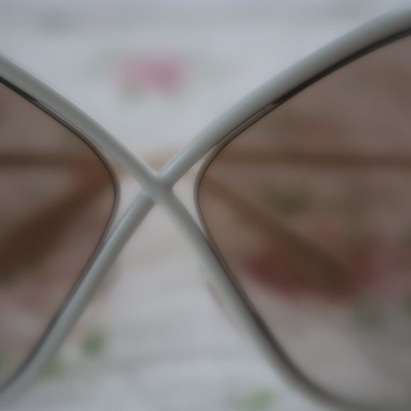 Authentic Tom Ford Lilliana TF131 White/Beige Brown Oversized Sunglasses 68-10 main image 4
